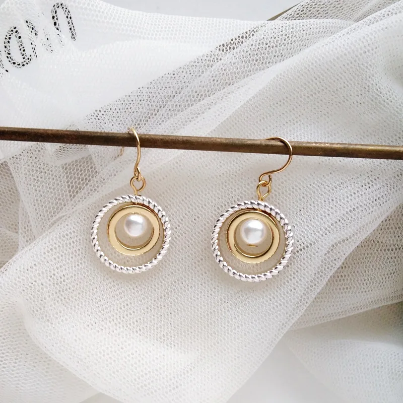 

Korean metal texture geometric big round dangle earrings ear hooks Japanese simple beautiful pearl earrings trend female