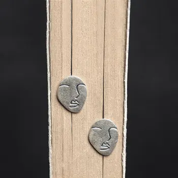 

1Pair New Punk Style Human Face Studs Ghost Earrings Men Women Geeks Jewelry Halloween