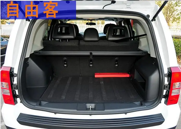 Автомобильный защитный кожух на задний багажник для джипа патриота 2011 2012 2013(черный бежевый) EMS