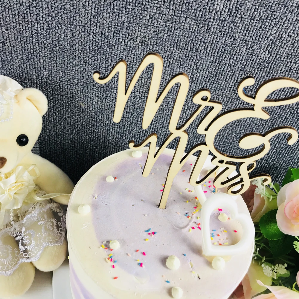 Bride and Groom Wedding cake topper, For Mr and Mrs Anniversary and Valentine's Day Cake Topper Decor Supplies