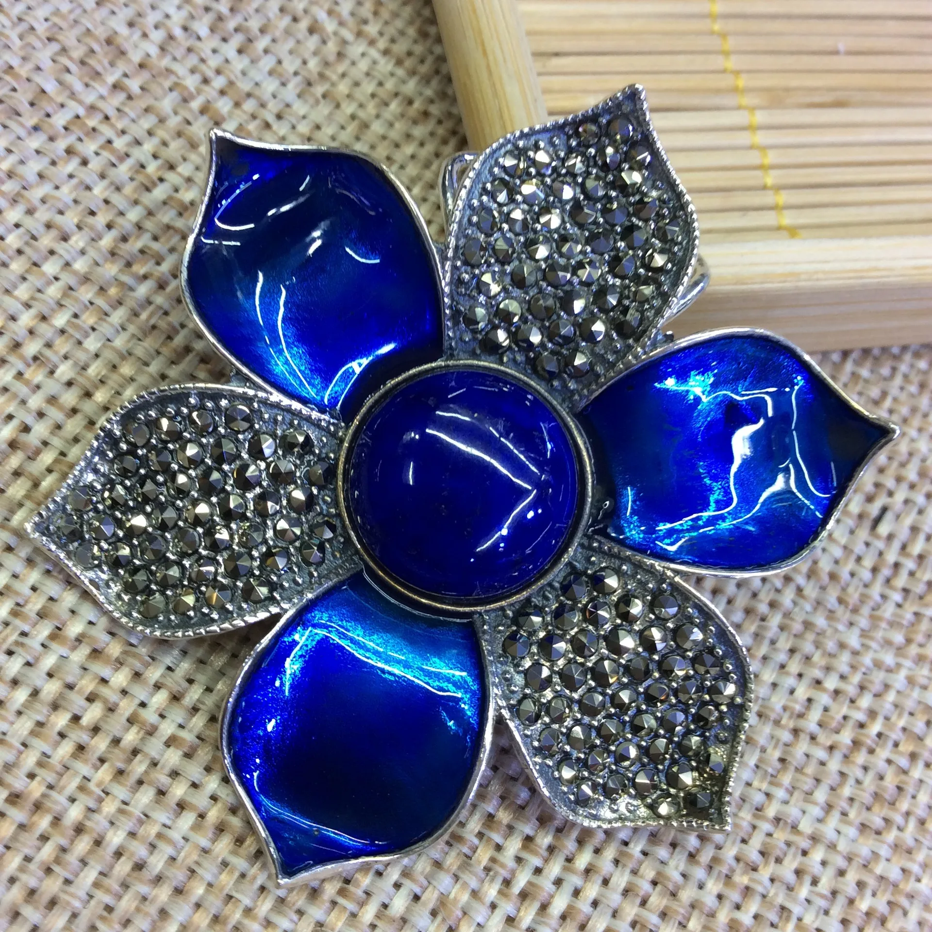 

[S925] longnice silver silver inlaid pure natural lapis lazuli stone Cloisonne Flower Pendant ornaments