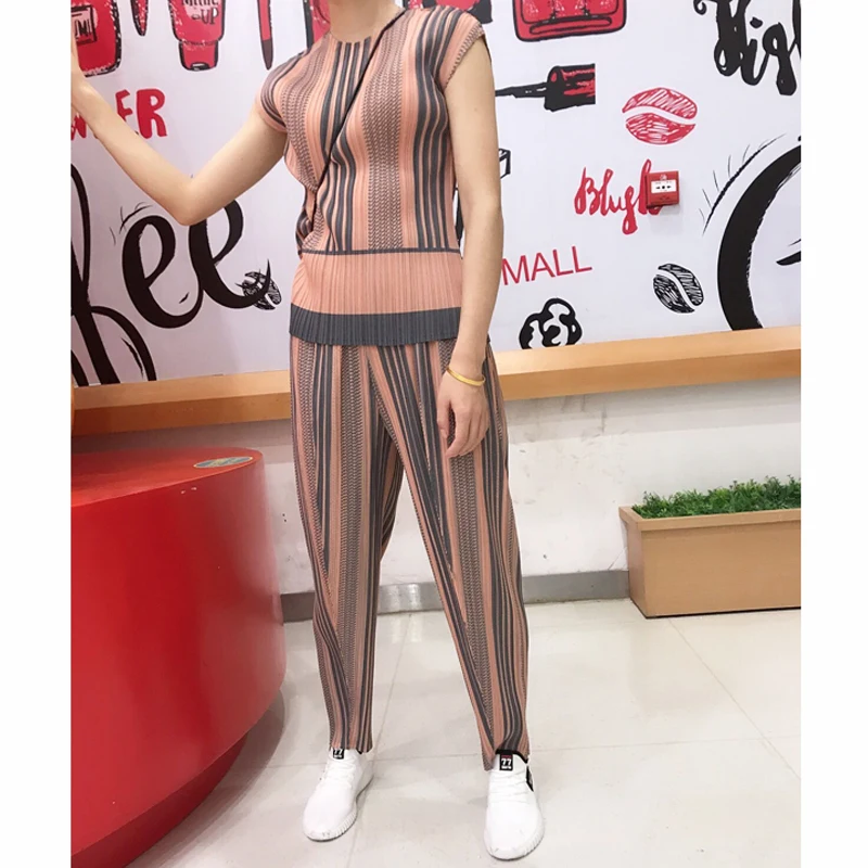 

Changpleat 2019 Summer New stripe printed Women Sets Miyak Pleate Fashion Slim Big elastic T-shirt Pants Female Two-piece set