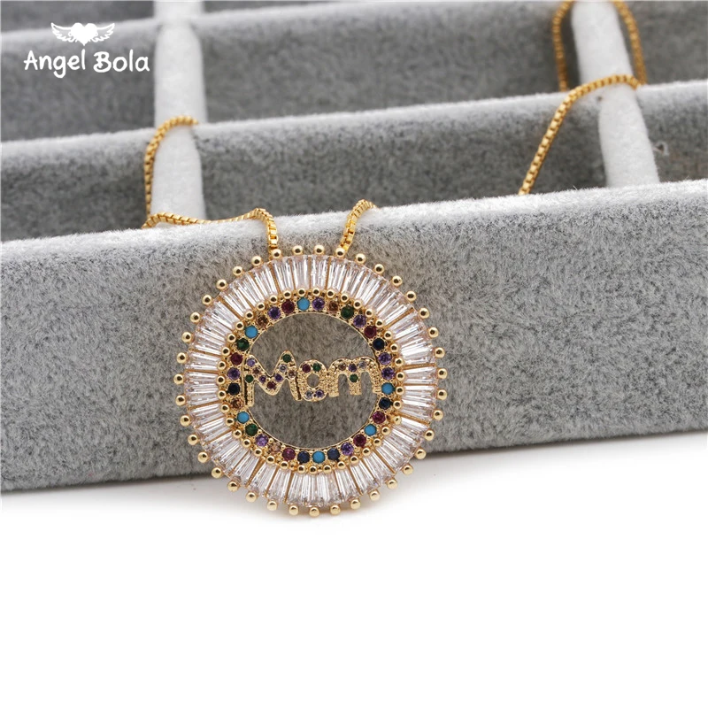 

Luxury Letter Mom Necklace Family Jewelry Mother's Day Gift Box Chain Cubic Zircon Round Pendant Necklaces for Women