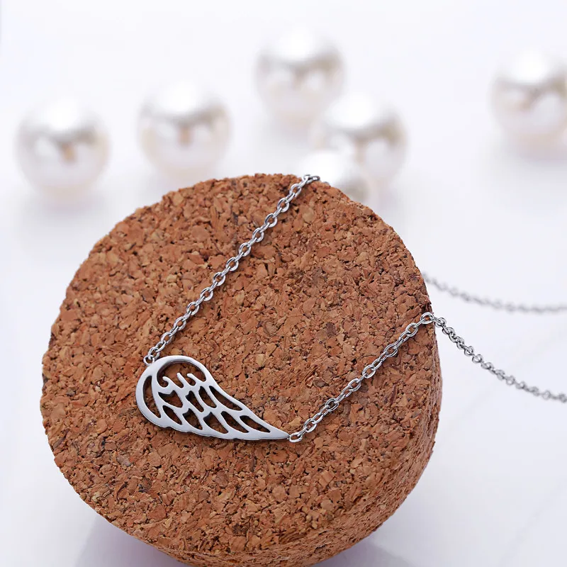 

2017 New girl Men Choker Necklaces Stainless Steel Vintage Hollow Feather Angel Wing Pendants Necklace Sliver Jewelry