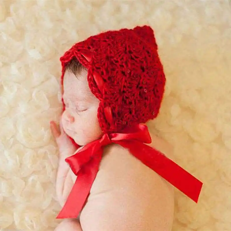 red crochet hat