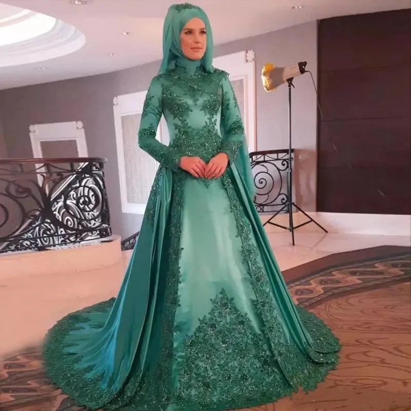 

Muslim Evening Dresses High Neck Long Sleeves Lace Appliques Sequins SweepTrain Saudi Arabic Prom Gowns Satin Formal Wears