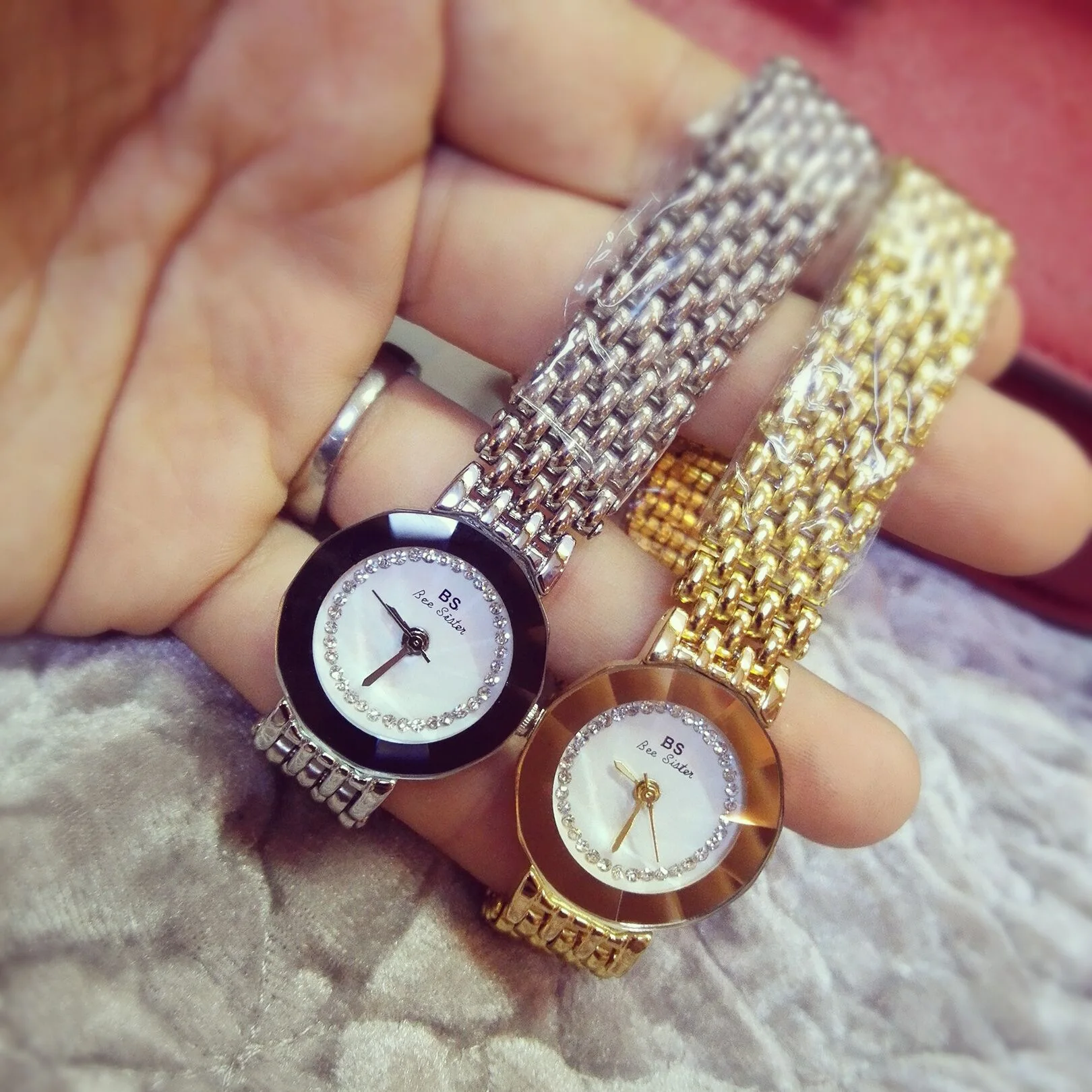 

Watch for lady women box strap quartz steel nenuine in the water silvery set steel diamond bracelet waterpoof like MK Guces BL