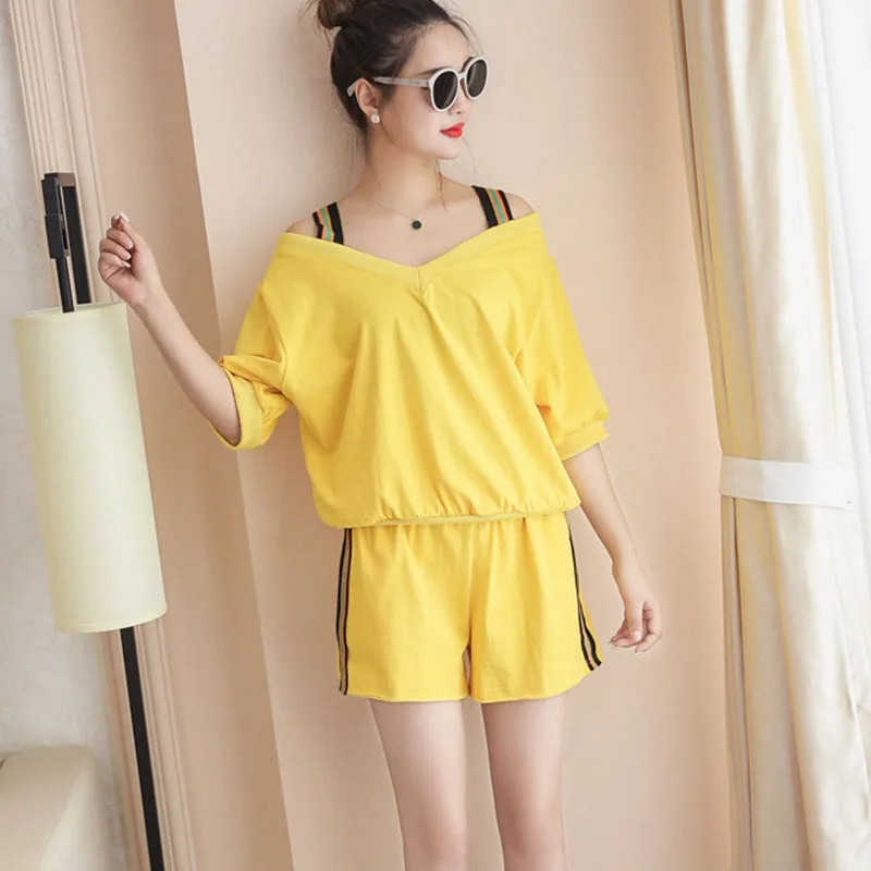 

Women 2019 Fashion 2 Piece Set Cold Shoulder Top and Strip Side Shorts Set Ladies Short Sleeve Loose Sets Outfits ensemble femme