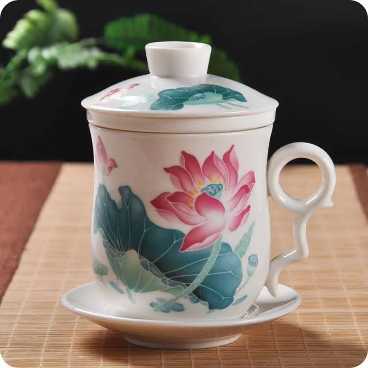 

China Jingdezhen ceramic teacup blue and white porcelain personal cup with lid filter meeting bubble cup office