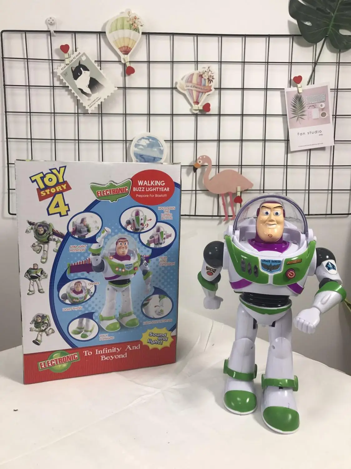 История игрушек 4 говорящие Buzz Lightyear игрушки с крыльями огни голоса ходьбы подвижные фигурки подарок для детей