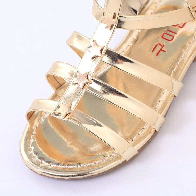 Сандалии-гладиаторы для девочек; коллекция года; Детские Летние Стильные Новые модные сандалии для девочек; детская пляжная обувь с заклепками со звездами