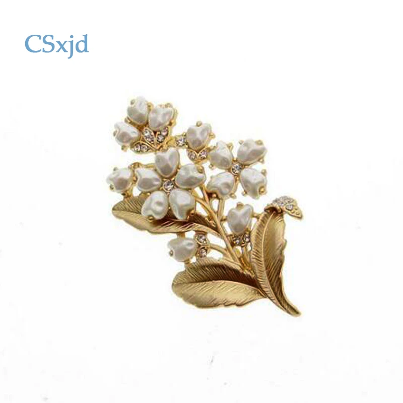 

CSxjd women brooch with Vintage pins irregular natural pearls elegant brooch Lily Wedding accessories Fashionable ornaments