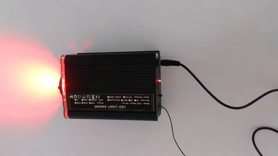 18 Вт Светодиодный светильник RGBW двигатель с мерцающим колесом 28key радиочастотным