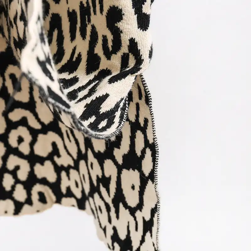 leopard print knit skirt