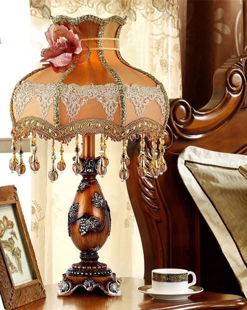 Класс Смола настольные лампы гостиная европейском стиле сад спальня настольная лампа производителей - Цвет абажура: Белый