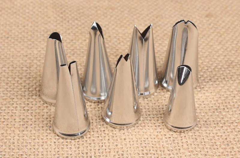 Unibird 7Pcs/Set Leaves Nozzles for Cream Tips Stainless Steel Icing Piping Nozzles DIY Birthday Pastry Cake Decoration Tool