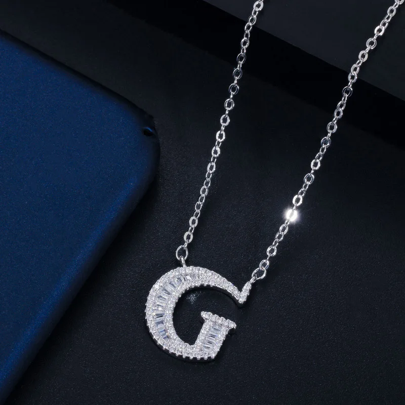 CWWZircons Personalized Cubic Zirconia Crystal 26 Initial Name Letter Pendant Necklace for Women DIY Custom Jewelry Gift CP046 - Окраска металла: G