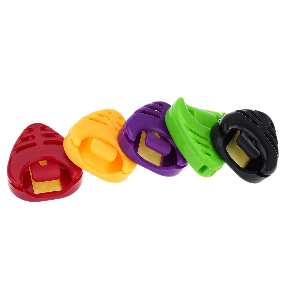 

5pcs Guitar Pick Plectrum Holder Plactic Triangle Heart-shaped Guitar Pick Plectrum Holder Cases Sticky Portable