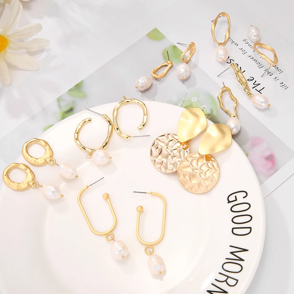 

Korea Metal Gold Earrings 2019 Geometric Irregular Circle Square Natural Freshwater Pearl Stud Earrings for Women Girl Gift