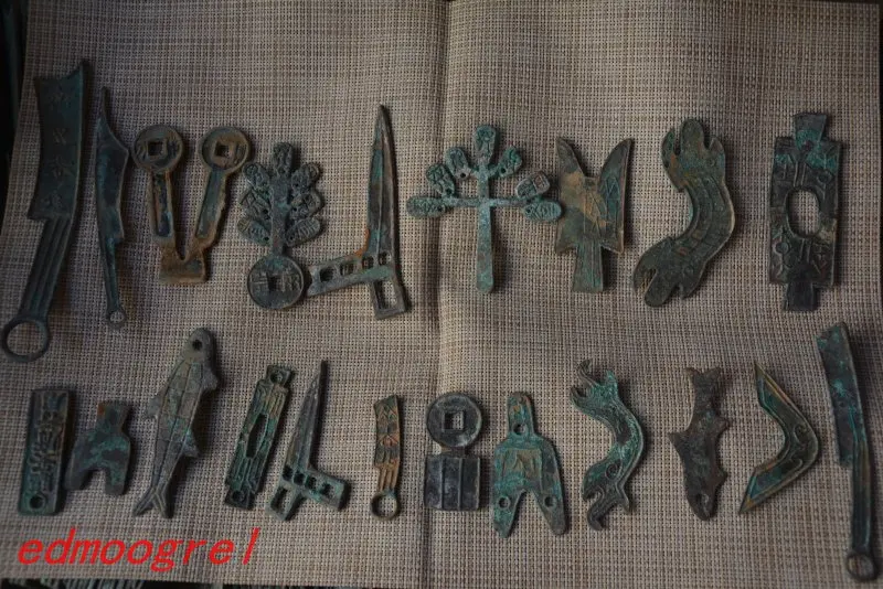 

Rare old coins bronze ancient swabs different specifications 21 full set of Yan country(25--126) currency,21 pieces/pack