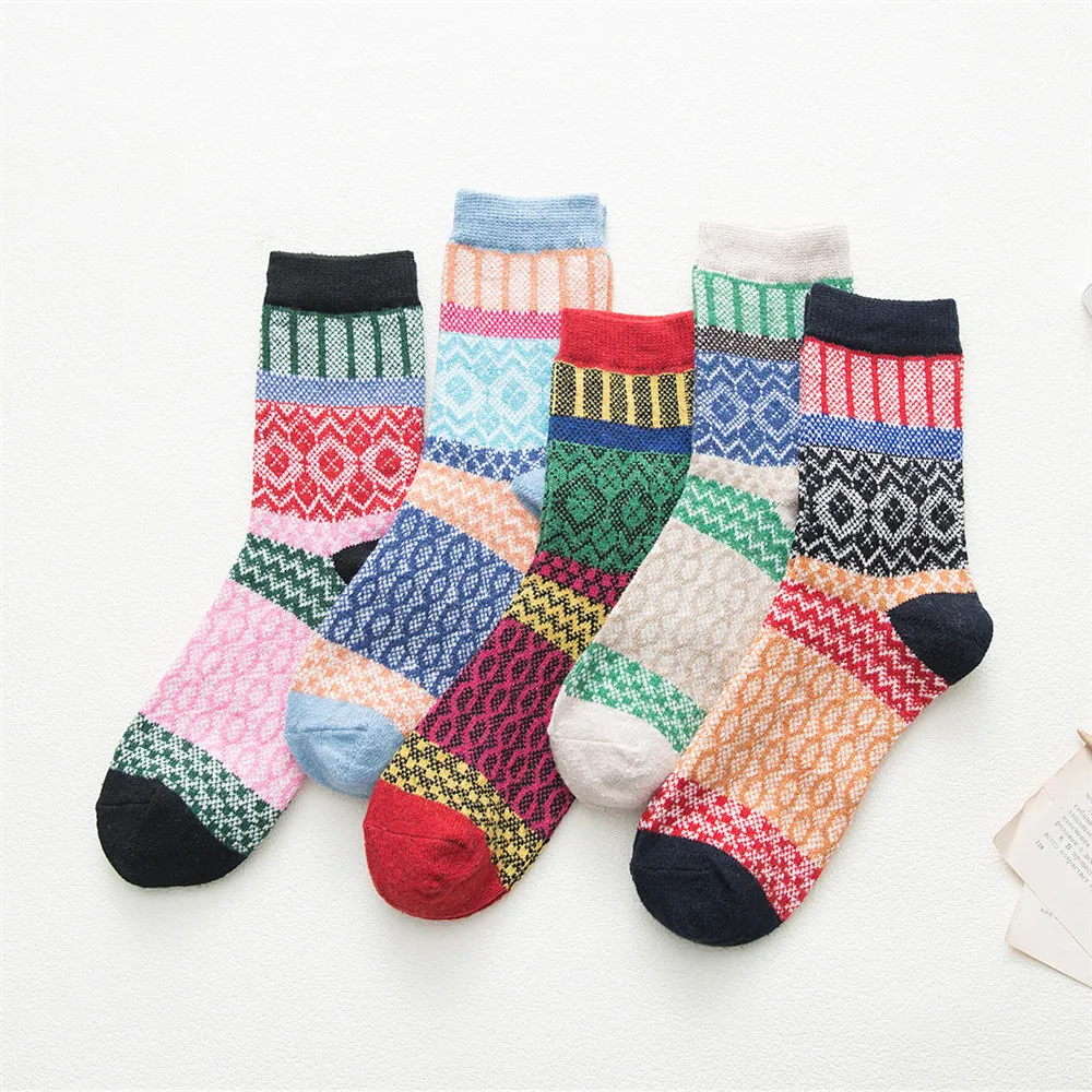 

New release winter women's thick warm diamond pattern wavy pattern Harajuku fashion wool socks 5 pairs