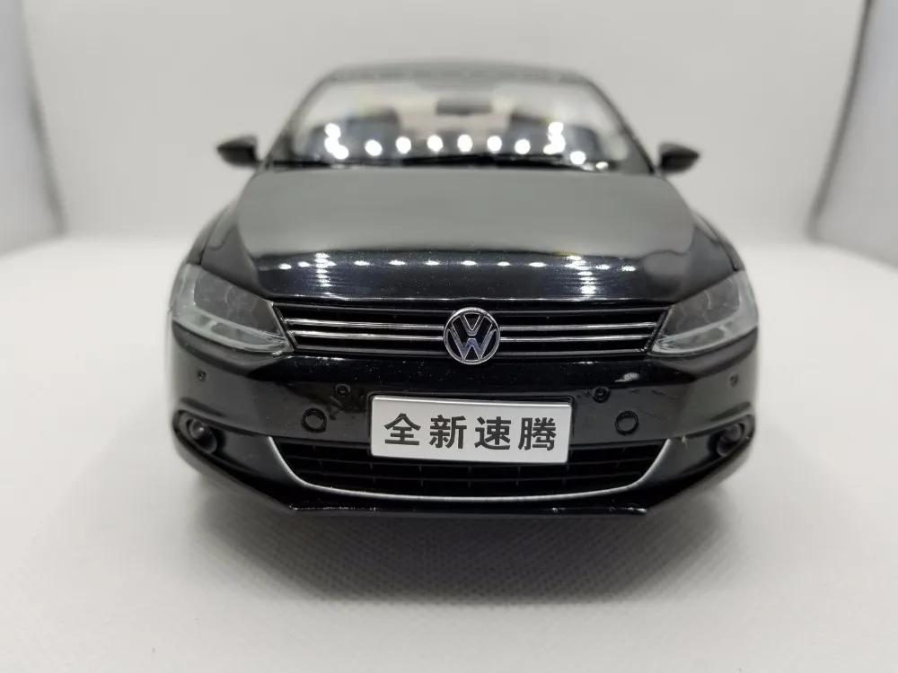 1:18 литая под давлением модель для Volkswagen VW Sagitar 2012 ЕВРО Jetta MK6 игрушечный автомобиль из черного сплава миниатюрная Коллекция подарков