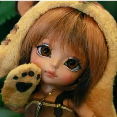 Free shipping 1/8 BJD Happy Yellow Doll