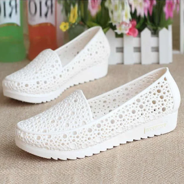 2018 Fashion Woman Sandals Sweet Cut out Jelly Sandals Summer Flat Women Shoes 2 Colors Size 36-41 3d25