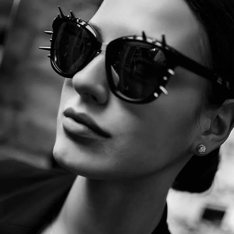 

2017 New Fashion Women Rivet Spike Decoration SteamPunk Sunglasses Cool Rock Style Brand Design Sun Glasses Oculos De Sol 97262