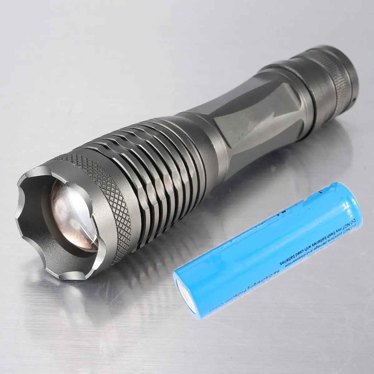 

Elfeland Waterproof 7 Modes 12W 1800Lm T6 LED Zoom Zoomable Flashlight 3x AAA Torch+18650 Rechargeable Battery for camping