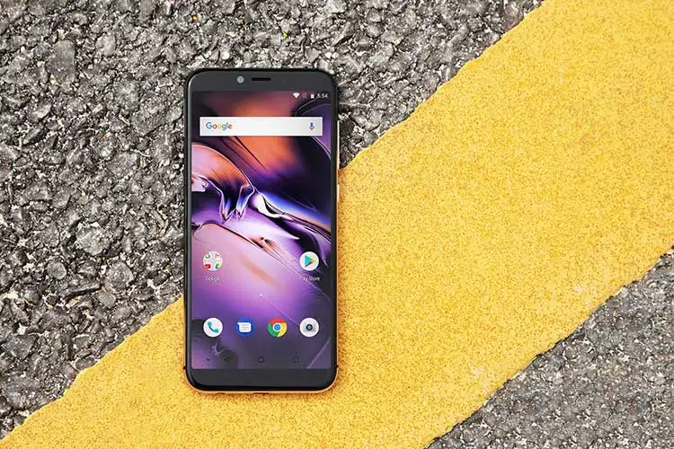UMIDIGI UMI A3 2GB RAM 16GB ROM MTK6739 1.5GHz Quad Core 5.5 Inch HD+ Full Screen Dual Camera Android 8.1 4G LTE Smartphone