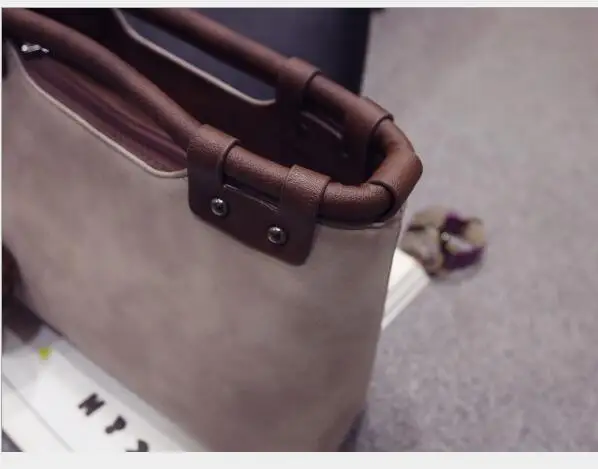 

2019 new Korean fashion women's bag personality macarons hair ball matte one shoulder diagonal ladies bag