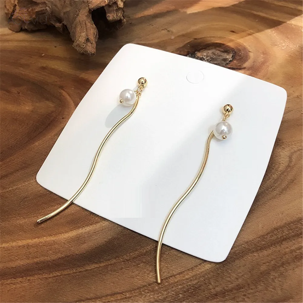 

AOMU Vintage Fashion Irregular Geometric Pearl Smooth Metal Gold Line Fringe Drop Earrings for Women Birthday Gift Party Jewelry