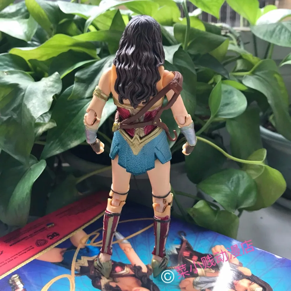 DC COMICS Super Hero Wonder Woman PVC Figure Collectible Model Toy