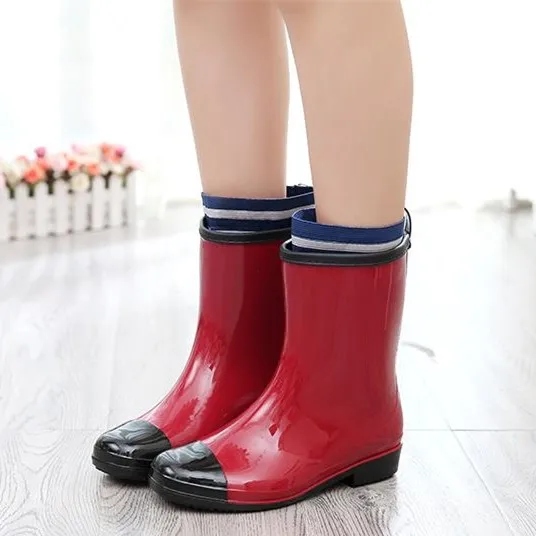 Разноцветные непромокаемые сапоги; Женская водонепроницаемая обувь до середины икры; женские резиновые сапоги без застежки; резиновые сапоги; теплые носки; gbh789 - Цвет: Red with socks