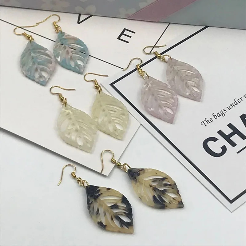 

Fashion Hot New 4 Color Dazzling Large Leaf Pendant Exaggerated Acetate Pendant Earrings Personality Women Fashion Jewelry 2018