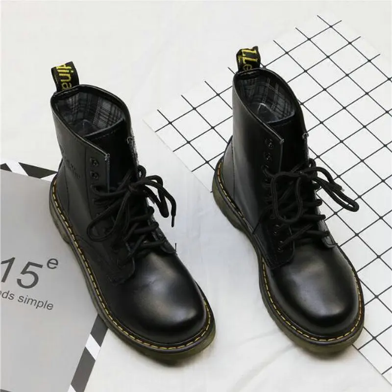 Cena Moda Retro kobieta platforma skóra antypoślizgowe futro na zewnątrz buty motocyklowe krowa mięśni zimowe krótkie buty kostki zimowe UU 59