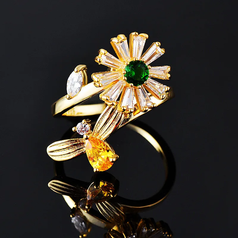 

Cute Crystal Female Bee Flower Ring Vintage Yellow Gold Adjustable Wedding Ring Minimalist Promise Engagement Rings For Women