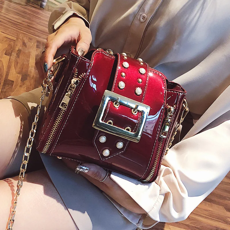 

BENVICHED small satchel 2019 new fashion lacquer pail pack Korean version minimalist rivet pearl single shoulder bag c131