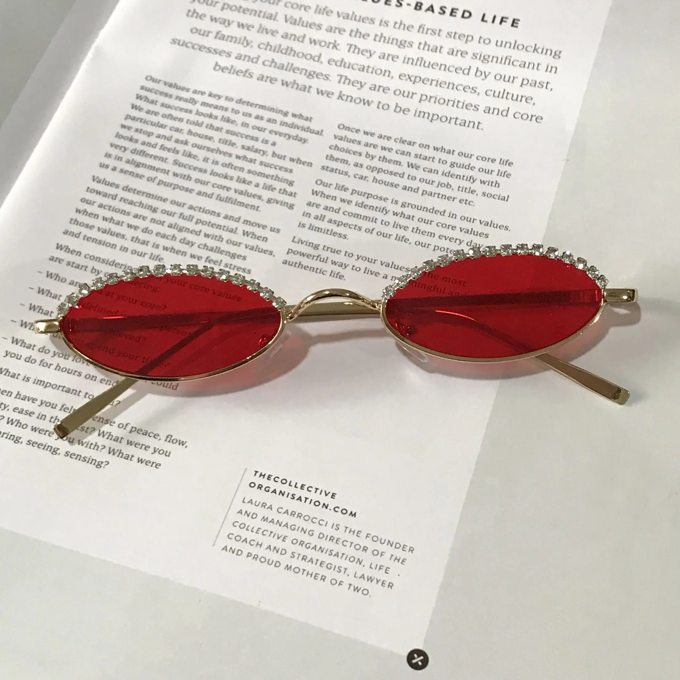 Ретро Круглые Солнцезащитные очки женские винтажный бриллиантовый маленький овальный стимпанк Солнцезащитные очки мужские солнцезащитные очки со стразами Oculos UV400 - Цвет линз: C5 Red