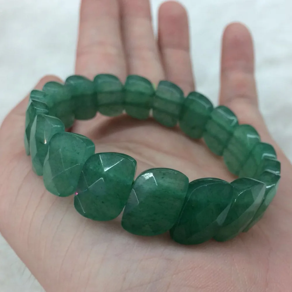 

Женский браслет из натуральных камней