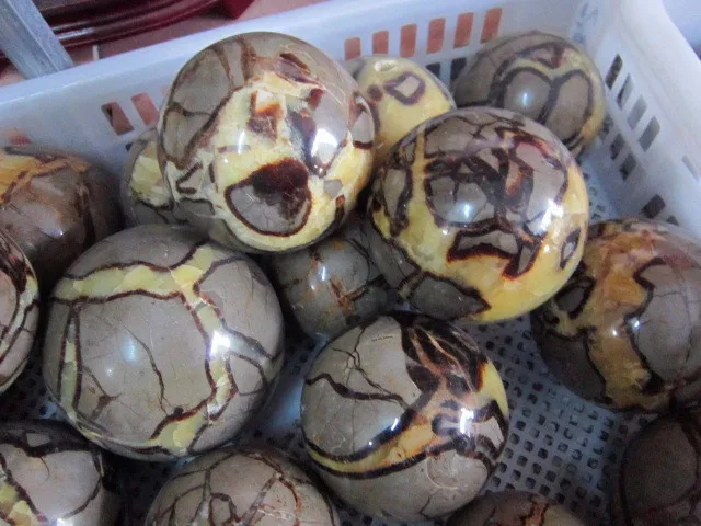 Cheap AAA Rare Natural Septarian Nodule Fossil Crystal Nunatak Turtle Stone Ball bouquet lucky decoration 50mm