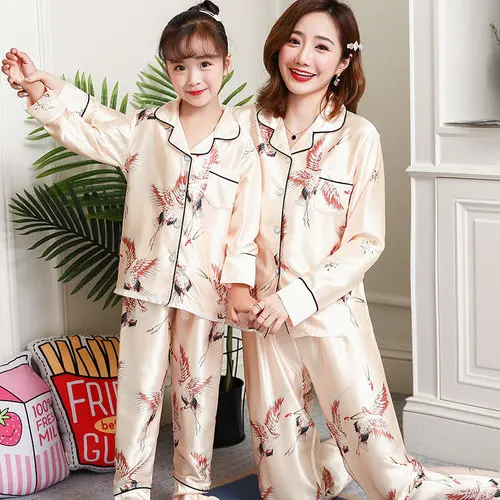 Г. Модные одинаковые комплекты для семьи; Шелковая детская пижама с длинными рукавами; одежда для мамы и дочки; одежда для сна для сына; пижамы - Color: CQT hx 12xiangbinhe