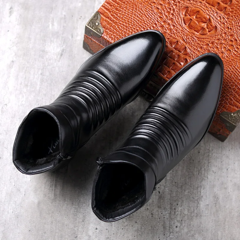 

MYCOLEN New Men Comfort Chelsea Boots Luxury Designers Ankle Boots Men Designer Boots Leather Motorcycle Coturnos Masculino