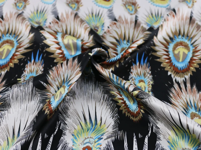 vintage-peacock-feather-girls