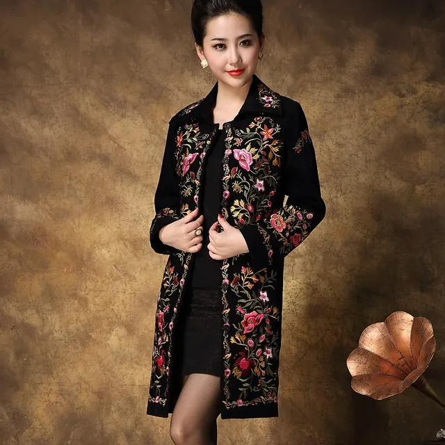 Embroidered Trench coat for women 2017 spring new arrival Long sections