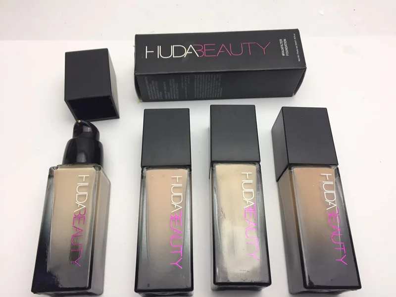 HUDA beauty nuda beauty FauxFilter Foundation Shimmer Palette same color with Hudas Matte Smokey Contour and Strobe Lip Set