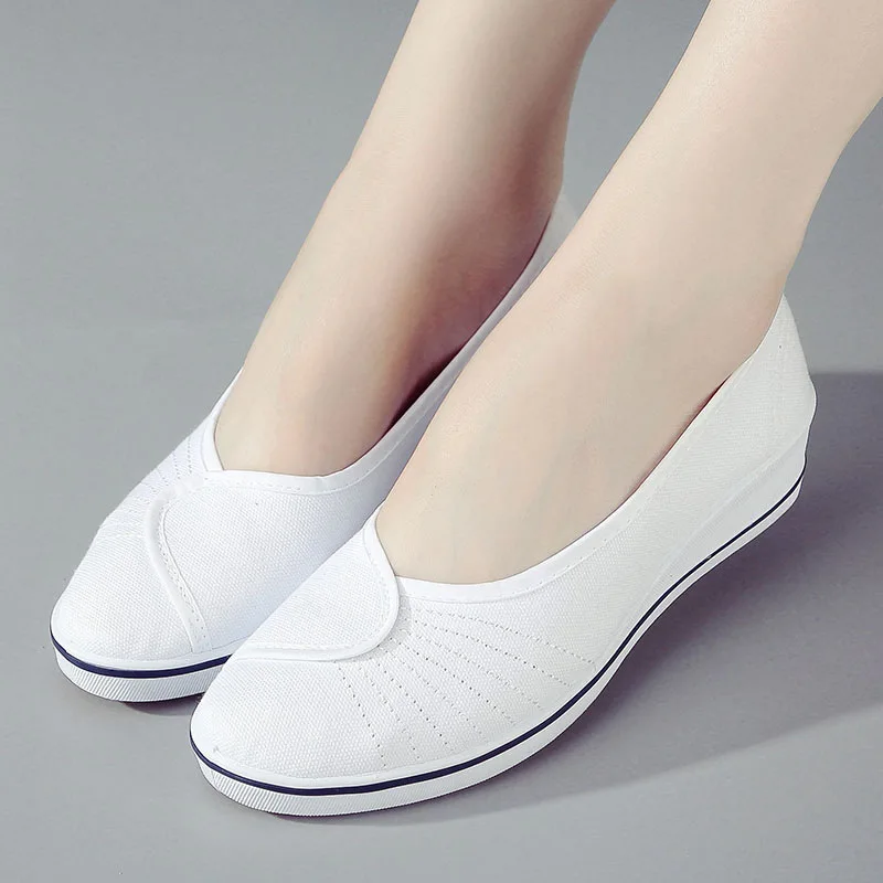 

White girls shoes flat black work board shoes comfortable breathable small white shoes women wholesale KAINL