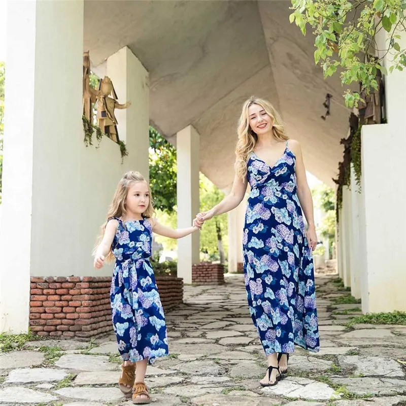 Синяя Шифоновая туника летние Boho женские платья макси для мамы и дочки летние праздничные Платья с цветочным рисунком для маленьких девочек