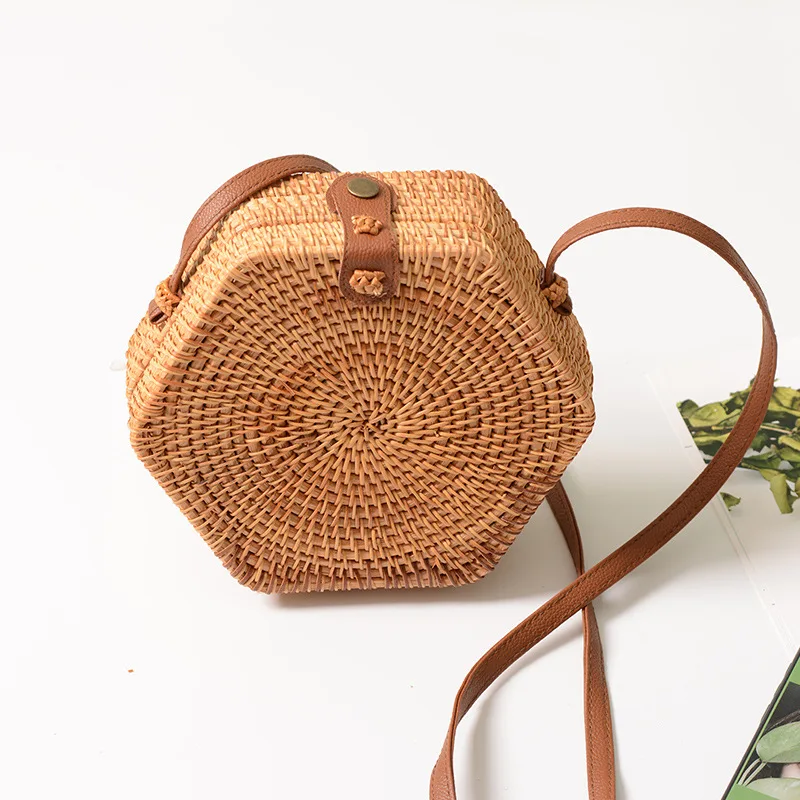 

2019 INS rattan button Mori basket tweezers retro art handmade hexagonal women woven bag PU shoulder strap